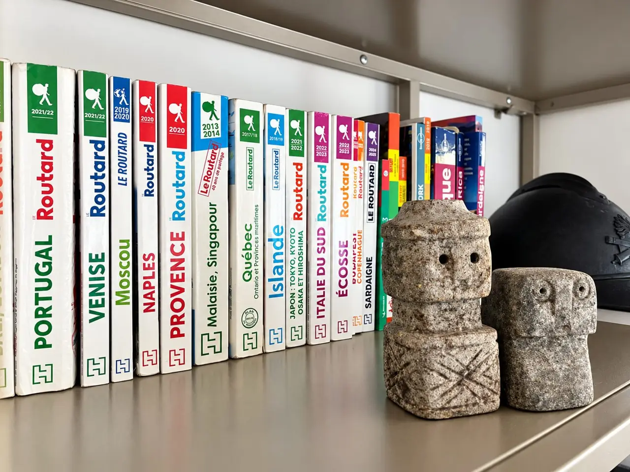 Bibliothèque de guides de voyage